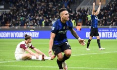 爱游戏在线-包含佛罗伦萨主场遭遇悲惨失利，士气低迷的词条