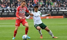 爱游戏官网-德甲劲旅在客场逼平强敌保持不败