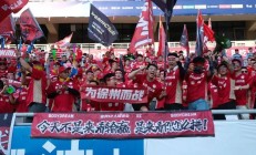 爱游戏官网网页版入口-激烈比拼中球员身心俱疲，拼尽全力