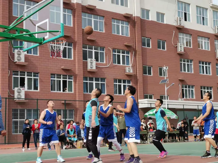 爱游戏官方入口-NBA球员赴贫困地区支教，助力教育事业的简单介绍
