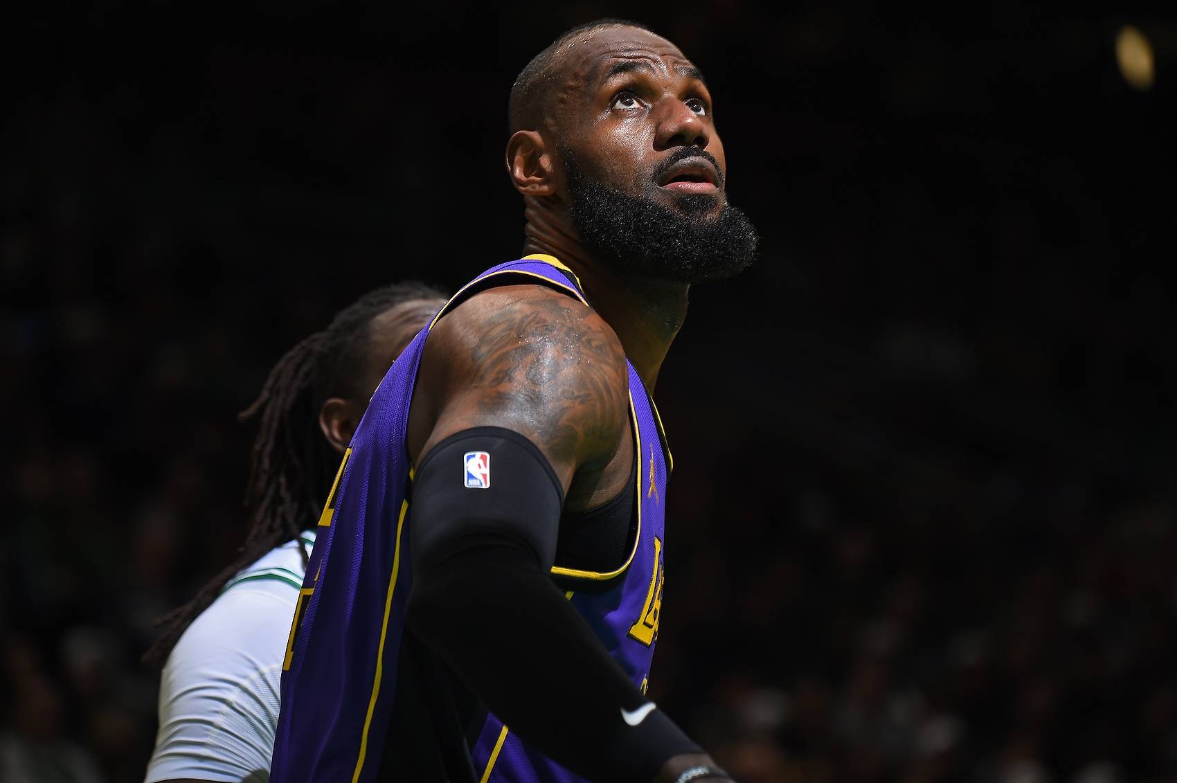 NBA球队战绩逆转，球员实力逐渐显露的简单介绍