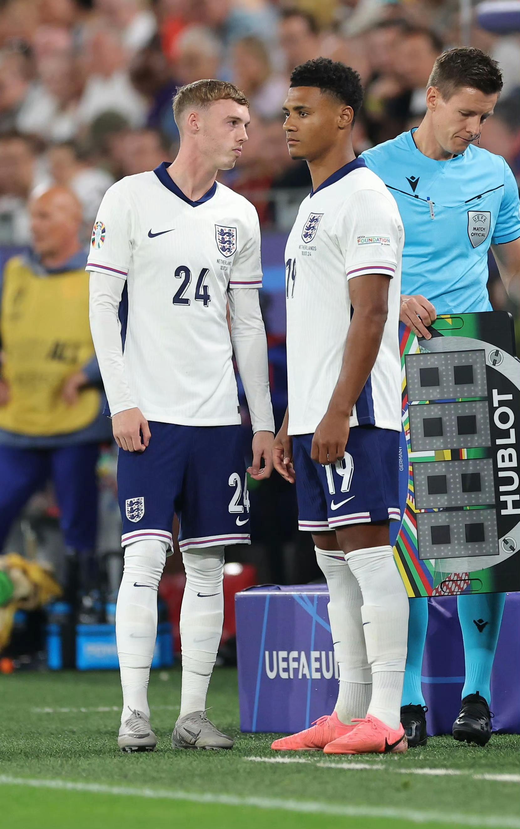 英格兰大胜德国，引领跨国足球风潮