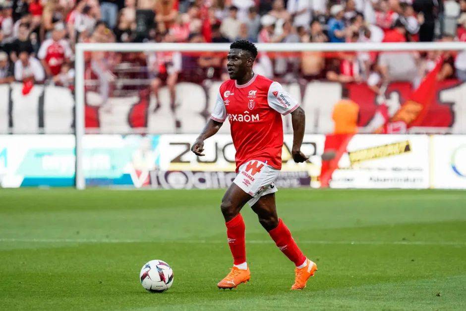 包含尼斯客场战平里昂，法甲劲旅不敌升班马的词条