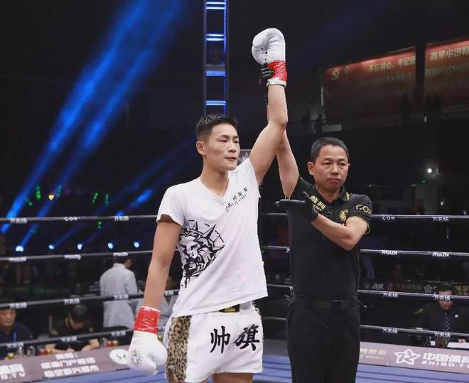 包含喜获双冠，香港勇士展示实力的词条