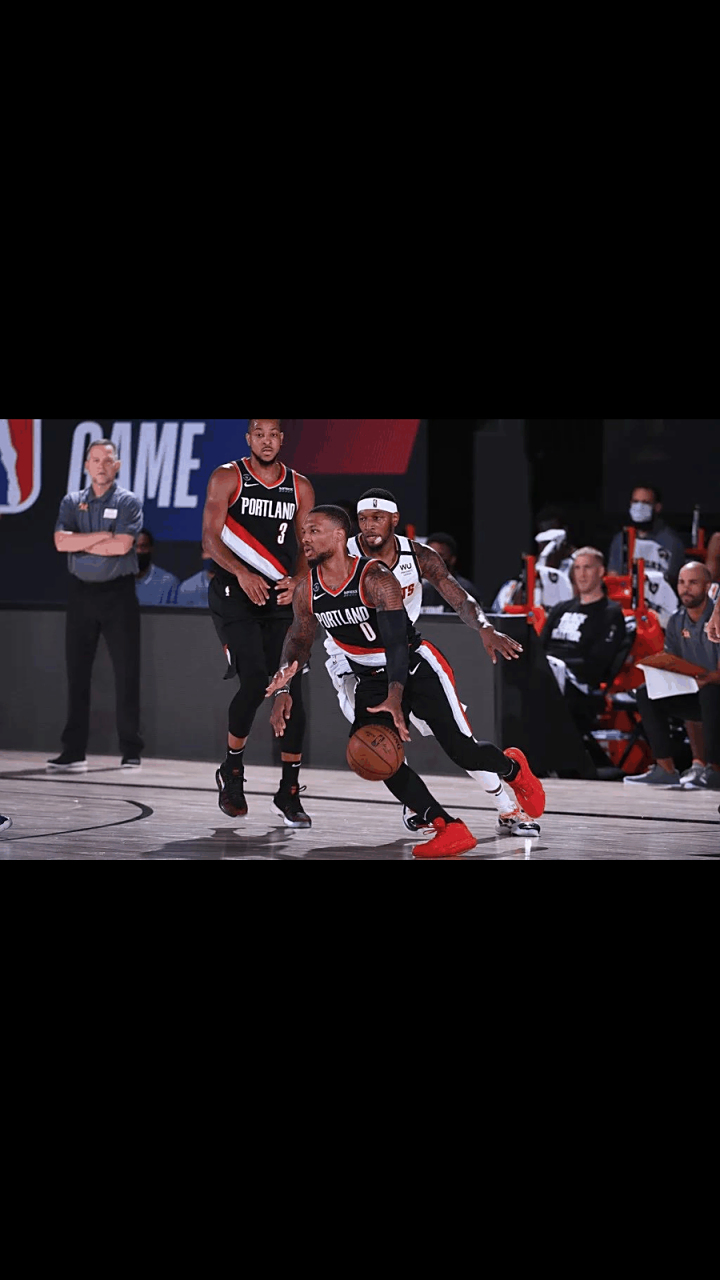 开拓者大胜魔术，利拉德全场表现出色