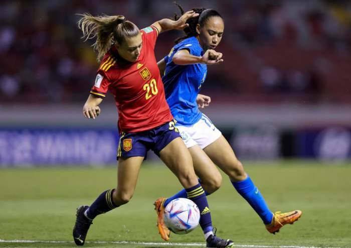 包含激情燃烧：女足比赛华丽巅峰对决的词条