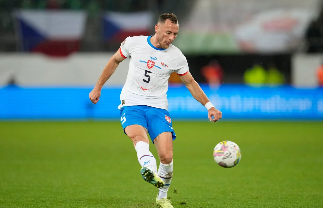 澳洲杯篮球赛决战在即，冠军之战一触即发