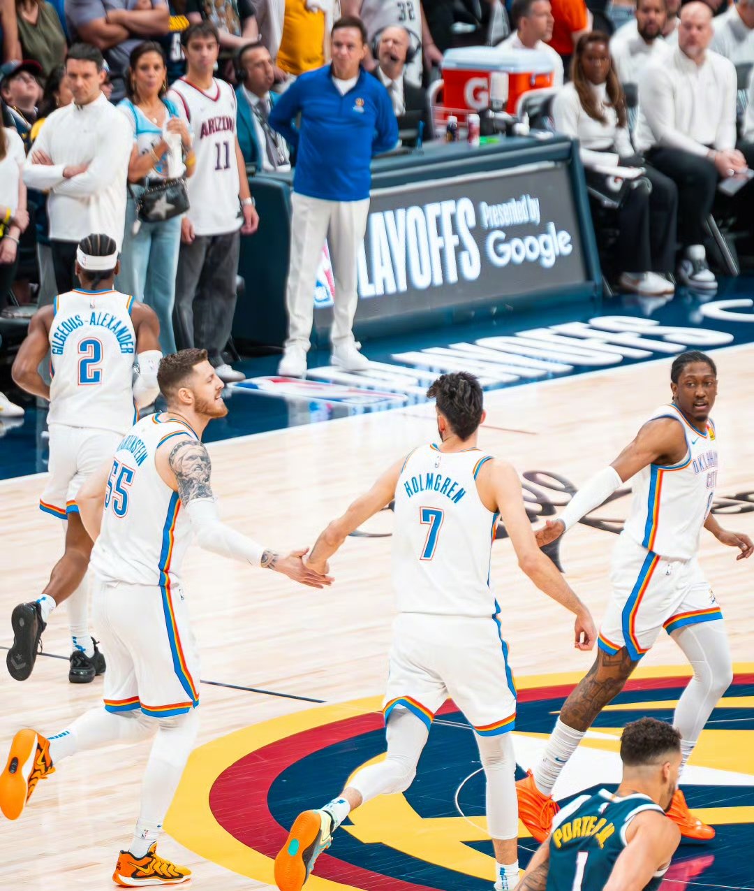 雷霆客场击败独行侠,取得重要胜利的简单介绍 雷霆客场击败独行侠,取得重要胜利的简单介绍