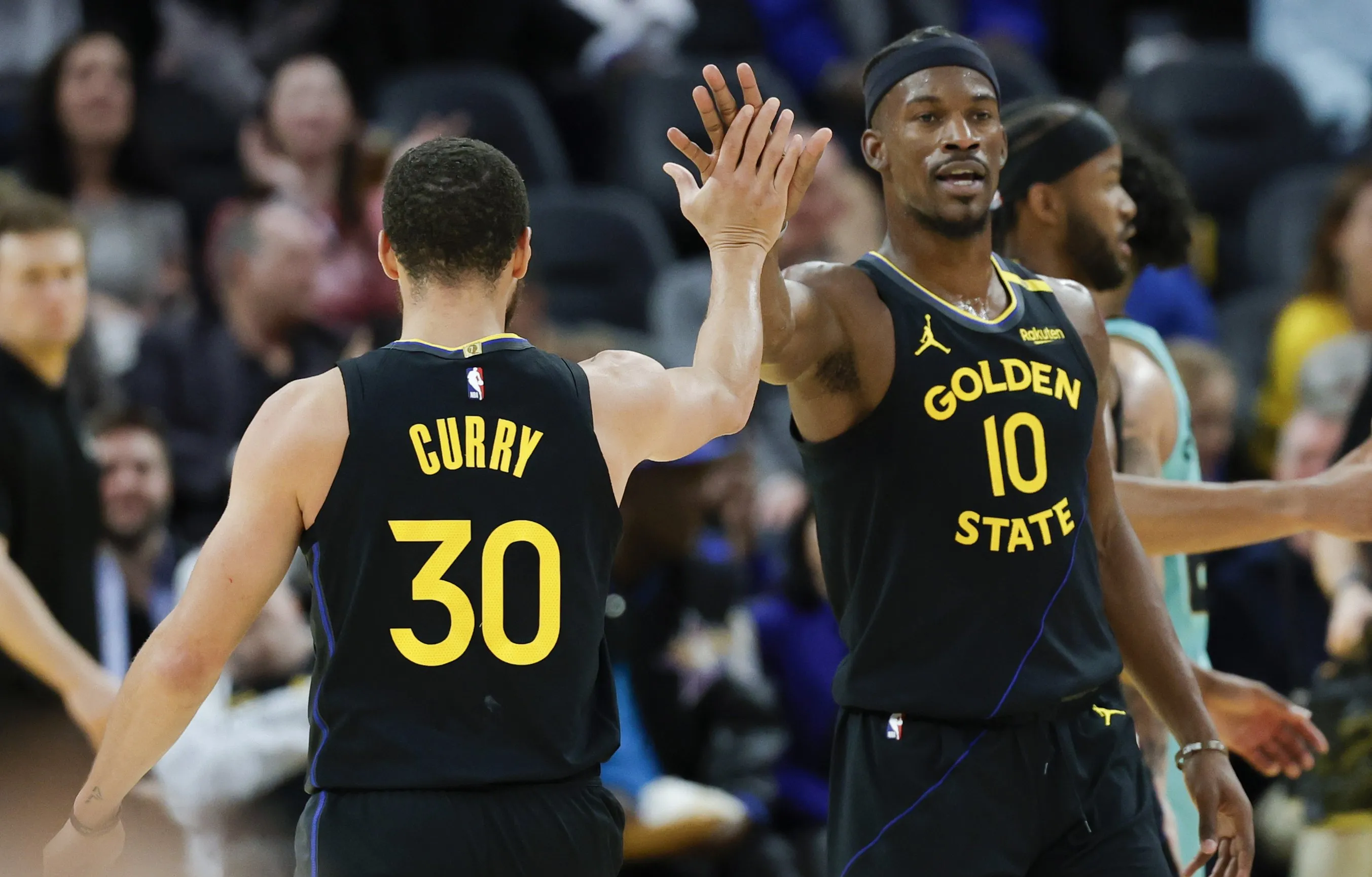 小牛主场大胜勇士领先优势保持的简单介绍 小牛主场大胜勇士领先优势保持的简单介绍