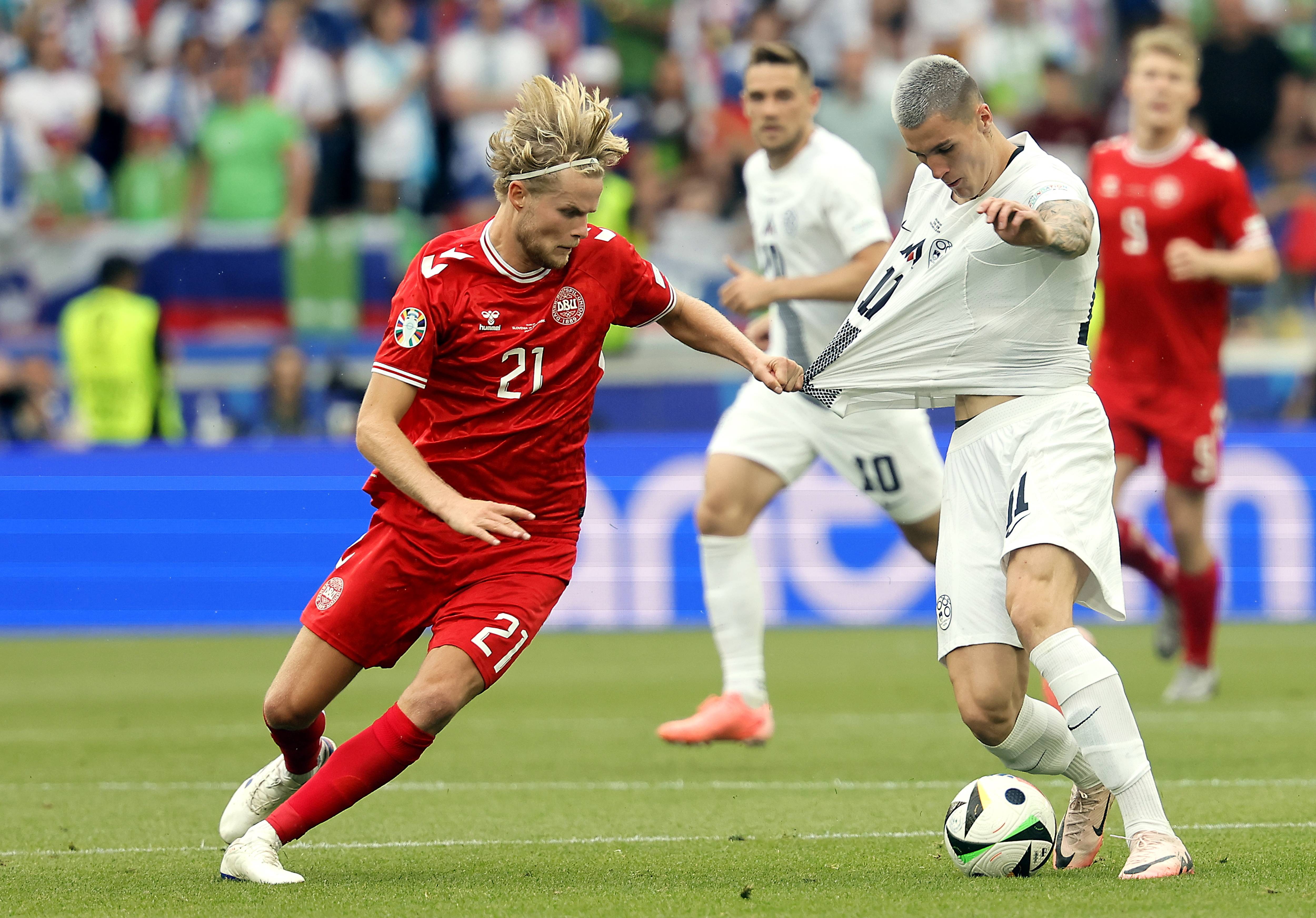 罗马尼亚国家队在挪威客场不敌对手 罗马尼亚国家队在挪威客场不敌对手