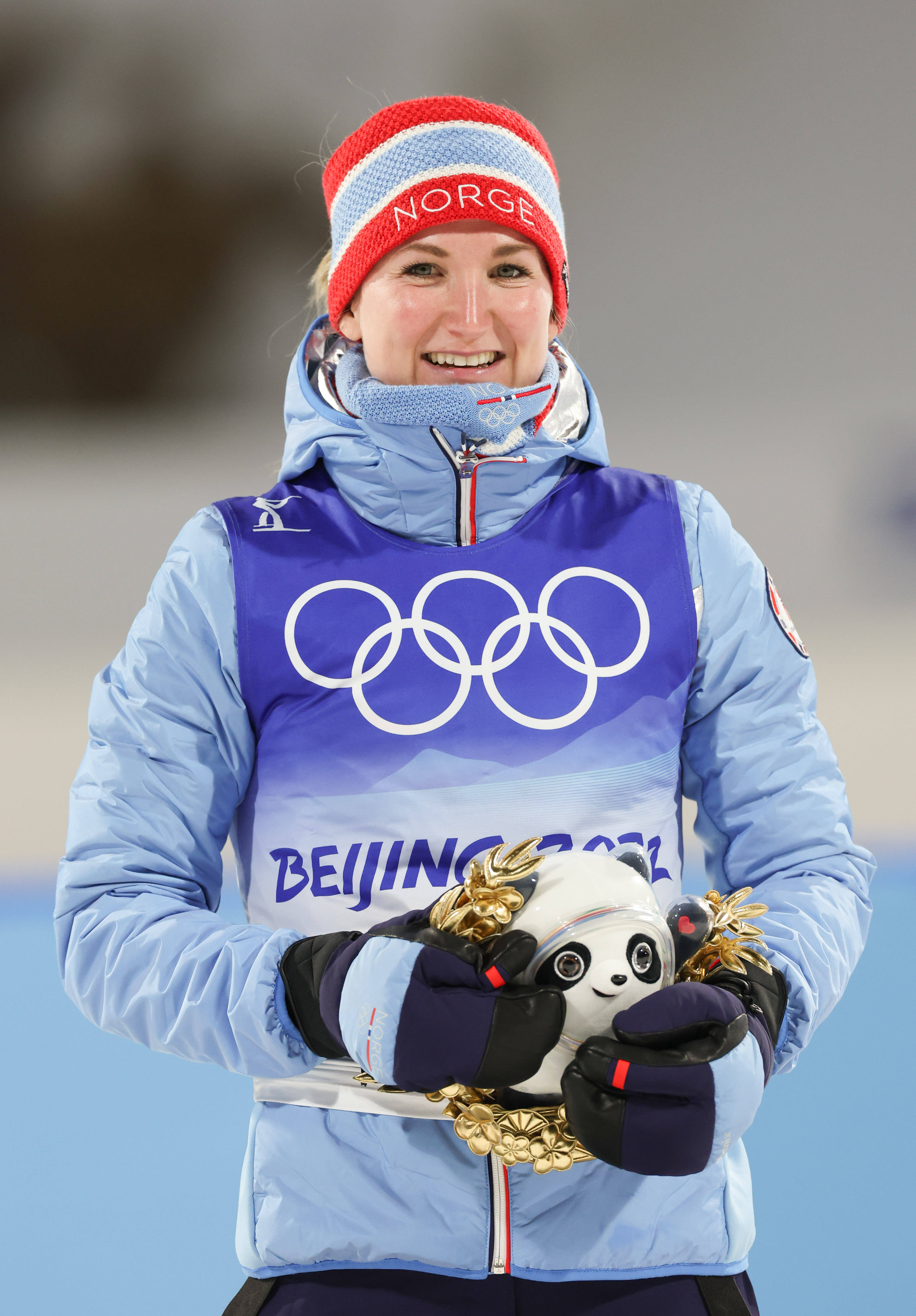 挪威射箭选手表现抢眼,登上领奖台 挪威射箭选手表现抢眼,登上领奖台