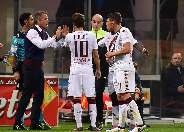 包含佛罗伦萨主场遭遇悲惨失利，士气低迷的词条