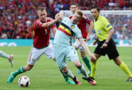 比利时队大胜对手，成功挺进半决赛