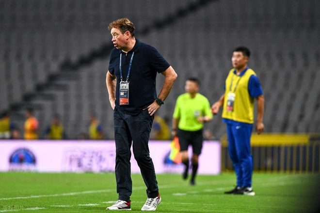 包含球员口角升级，导致比赛氛围紧张的词条