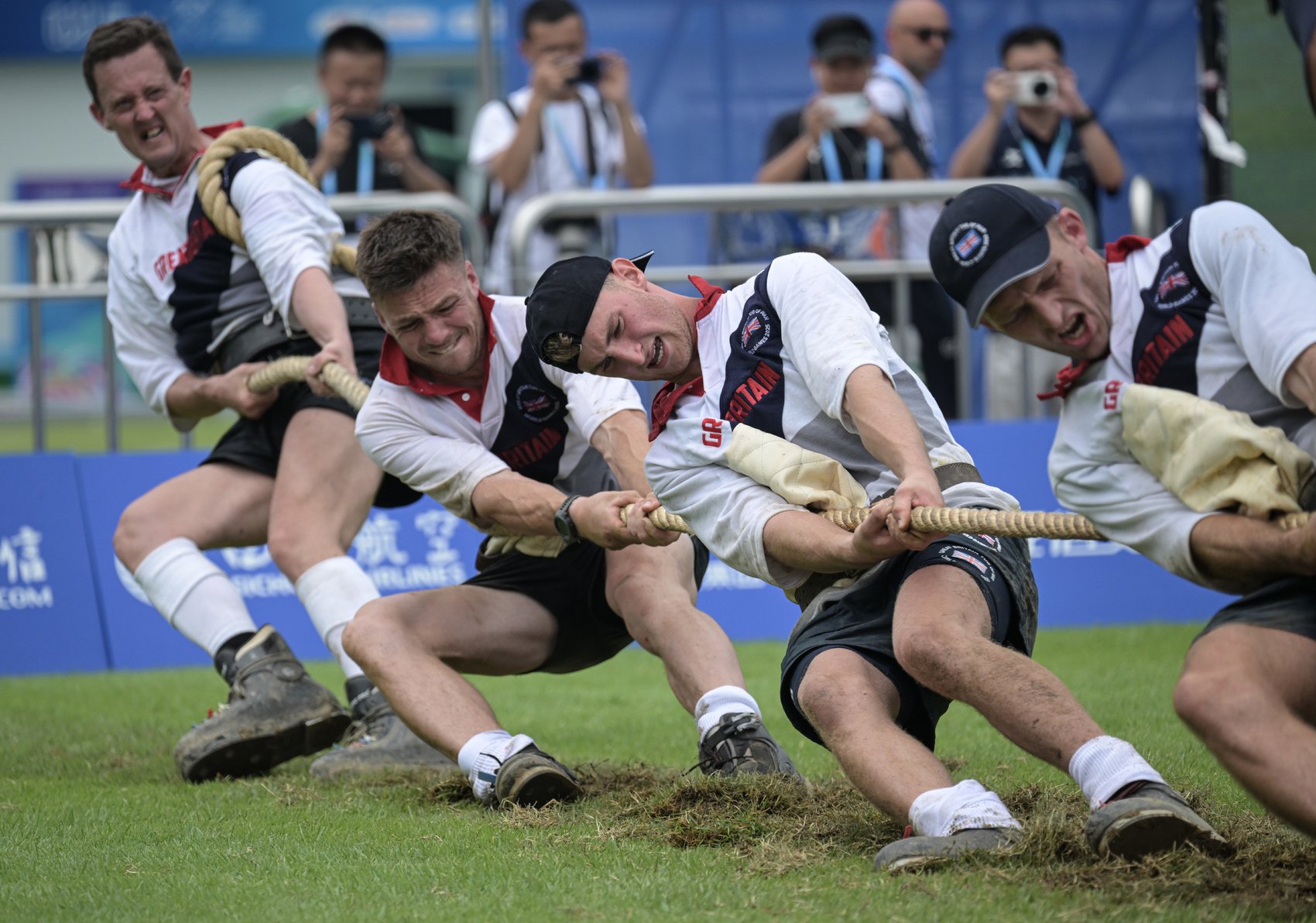 运动健儿们拼尽全力，为荣誉而战斗到底